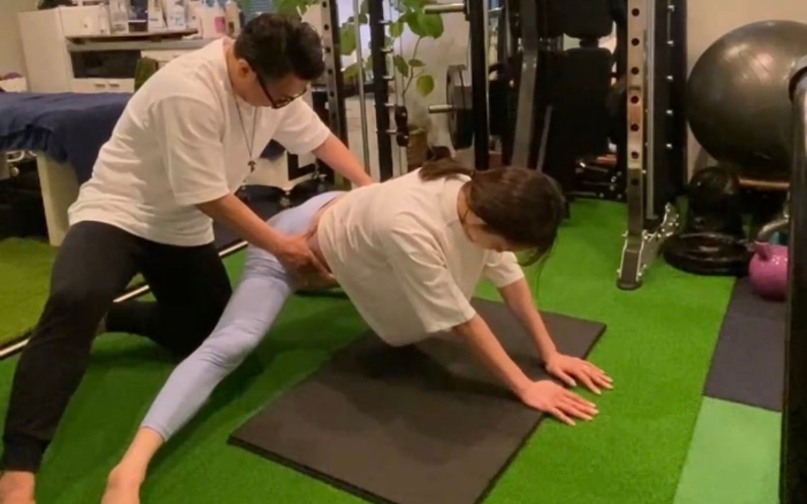 動きをつくるレッスンの様子